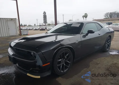 2021 Dodge Challenger R/T z USA, uszkodzony, nr VIN 2C3CDZBT7MH646428